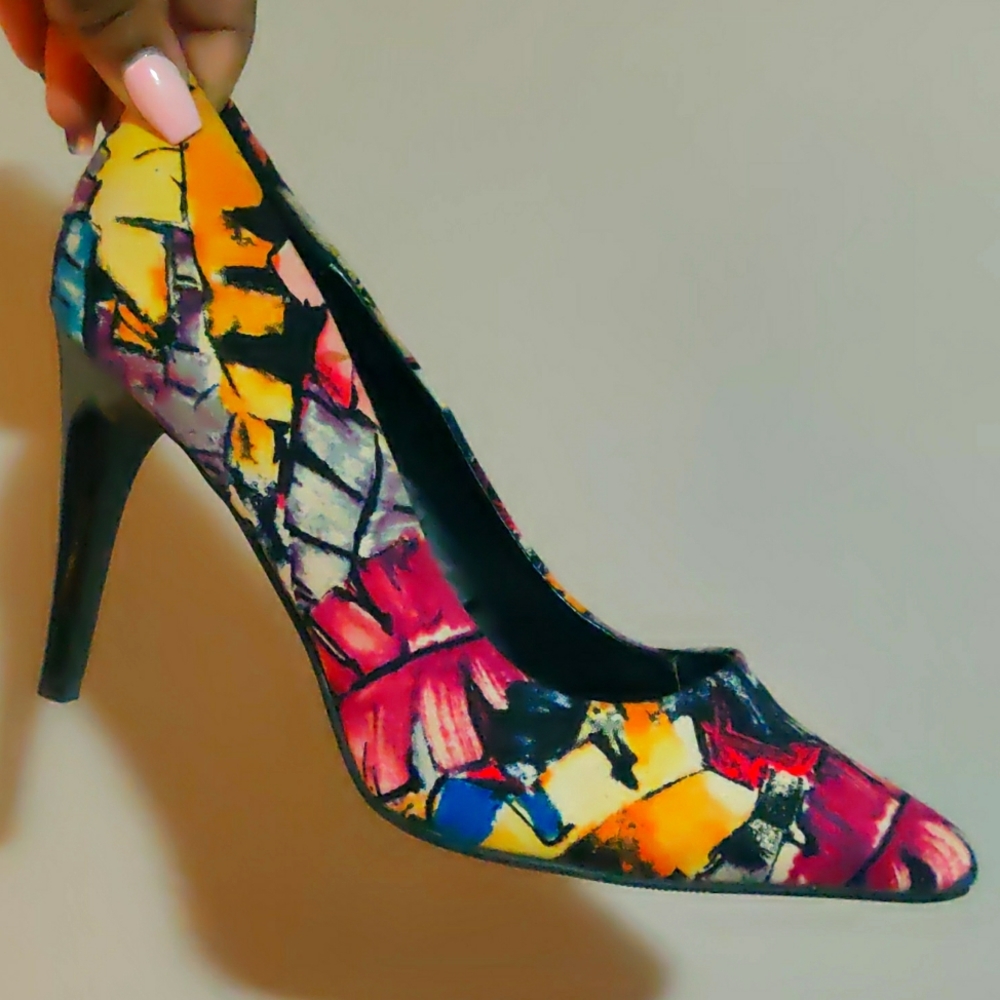 Heels - Picture 1 of 1